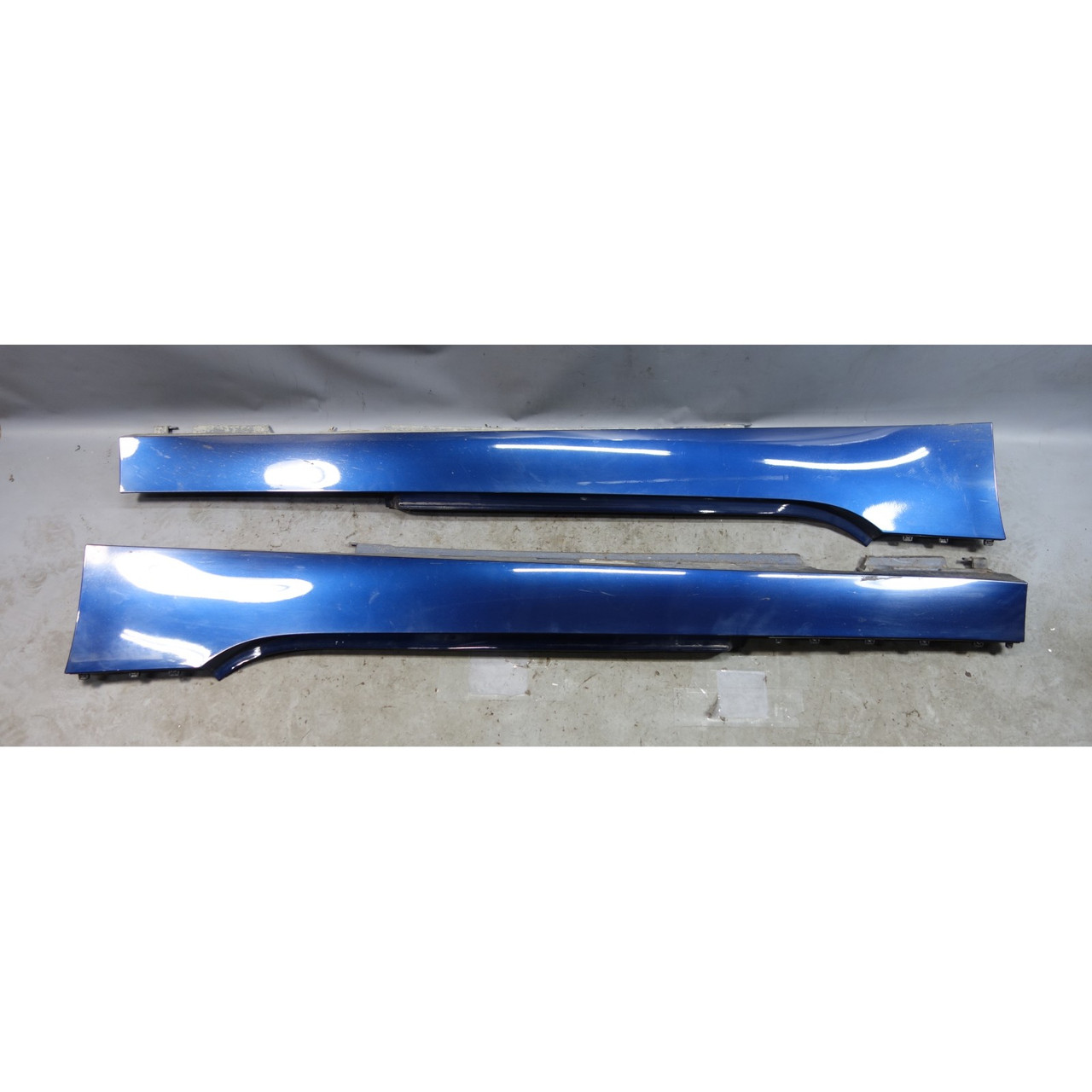 09-16 BMW E89 Z4 Roadster Outside Side Skirt Rocker Panel Pair Deep Sea Blue OEM 09-16 BMW E89 Z4 Roadster Outside Side Skirt Rocker Panel Pair Deep Sea Blue OEM