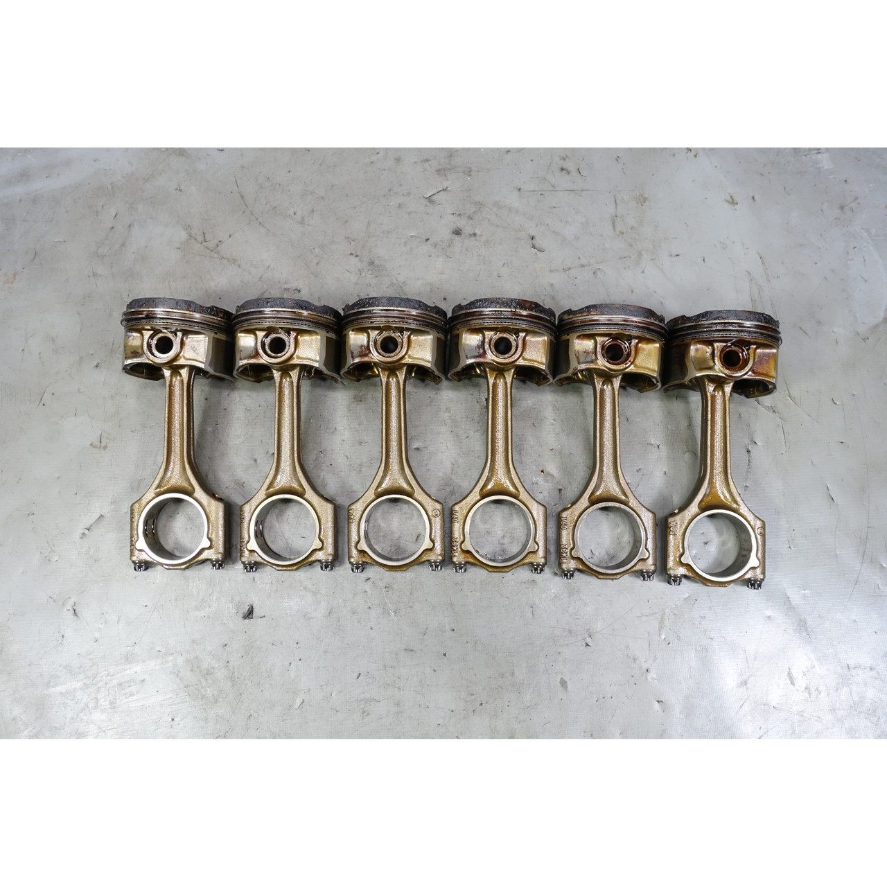 1999-2000 BMW M52TU 2.5L Piston and Connecting Rod Set of 6 E46 Z3 323i OEM 1999-2000 BMW M52TU 2.5L Piston and Connecting Rod Set of 6 E46 Z3 323i OEM