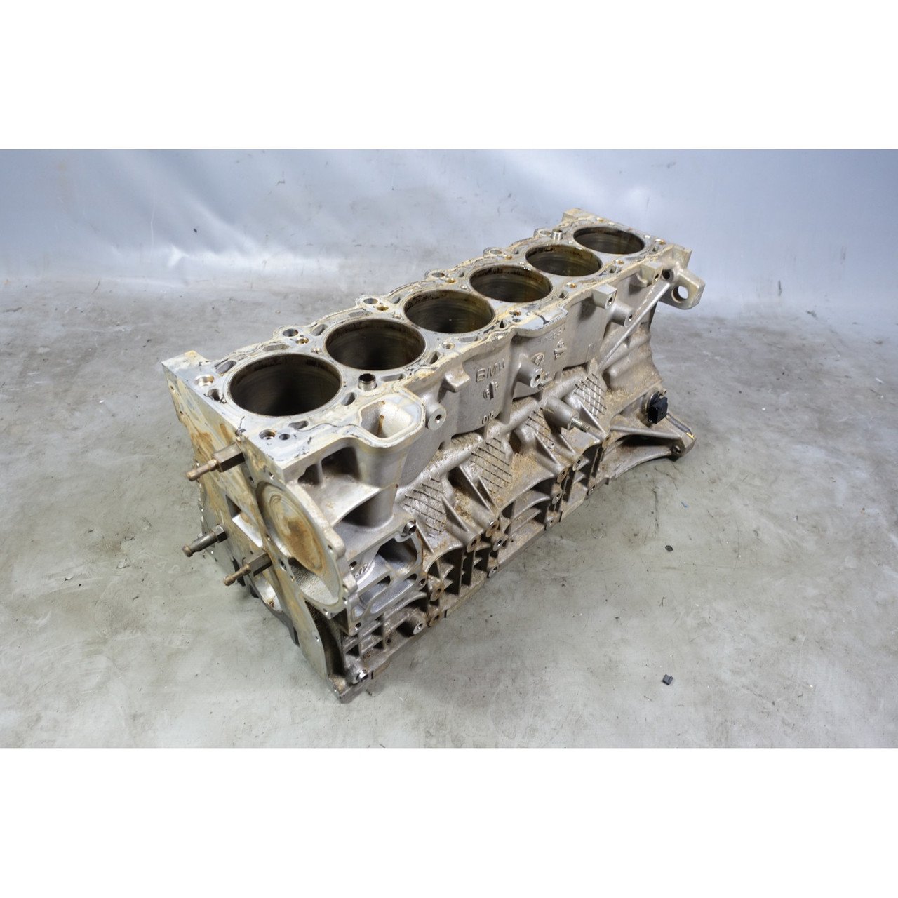 1999-2000 BMW Z3 2.3 E46 323i M52TU 2.5L Engine Block Housing Main Caps OEM 1999-2000 BMW Z3 2.3 E46 323i M52TU 2.5L Engine Block Housing Main Caps OEM