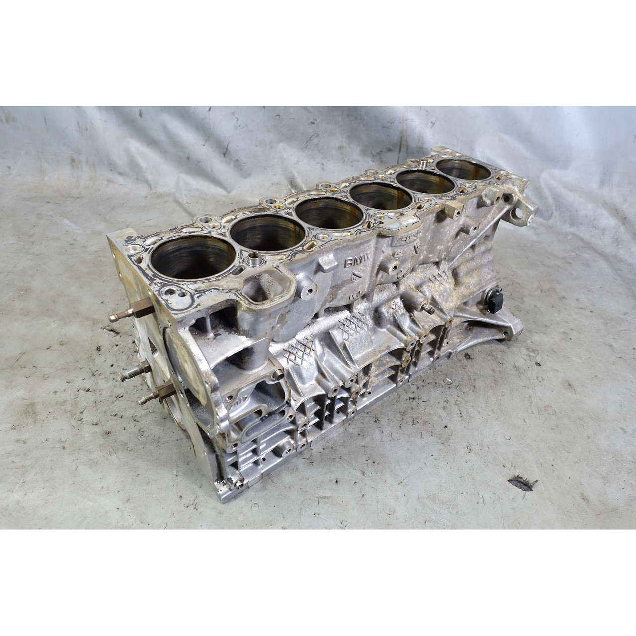 2001-2006 BMW M54 6-Cylinder 2.5L Engine Cylinder Block Bare E39 E46 E60 Z3 OEM 2001-2006 BMW M54 6-Cylinder 2.5L Engine Cylinder Block Bare E39 E46 E60 Z3 OEM