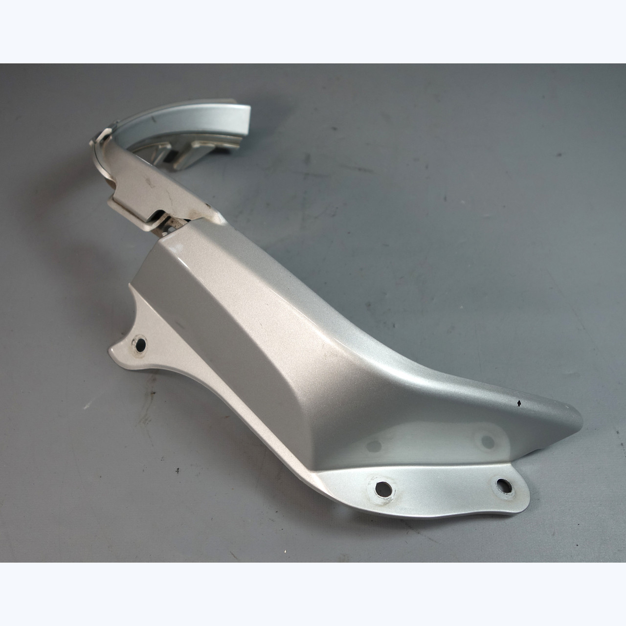 2003-2005 BMW E85 Z4 Roadster Right Rear Tail Light Frame Fender Trim Silver OEM 2003-2005 BMW E85 Z4 Roadster Right Rear Tail Light Frame Fender Trim Silver OEM