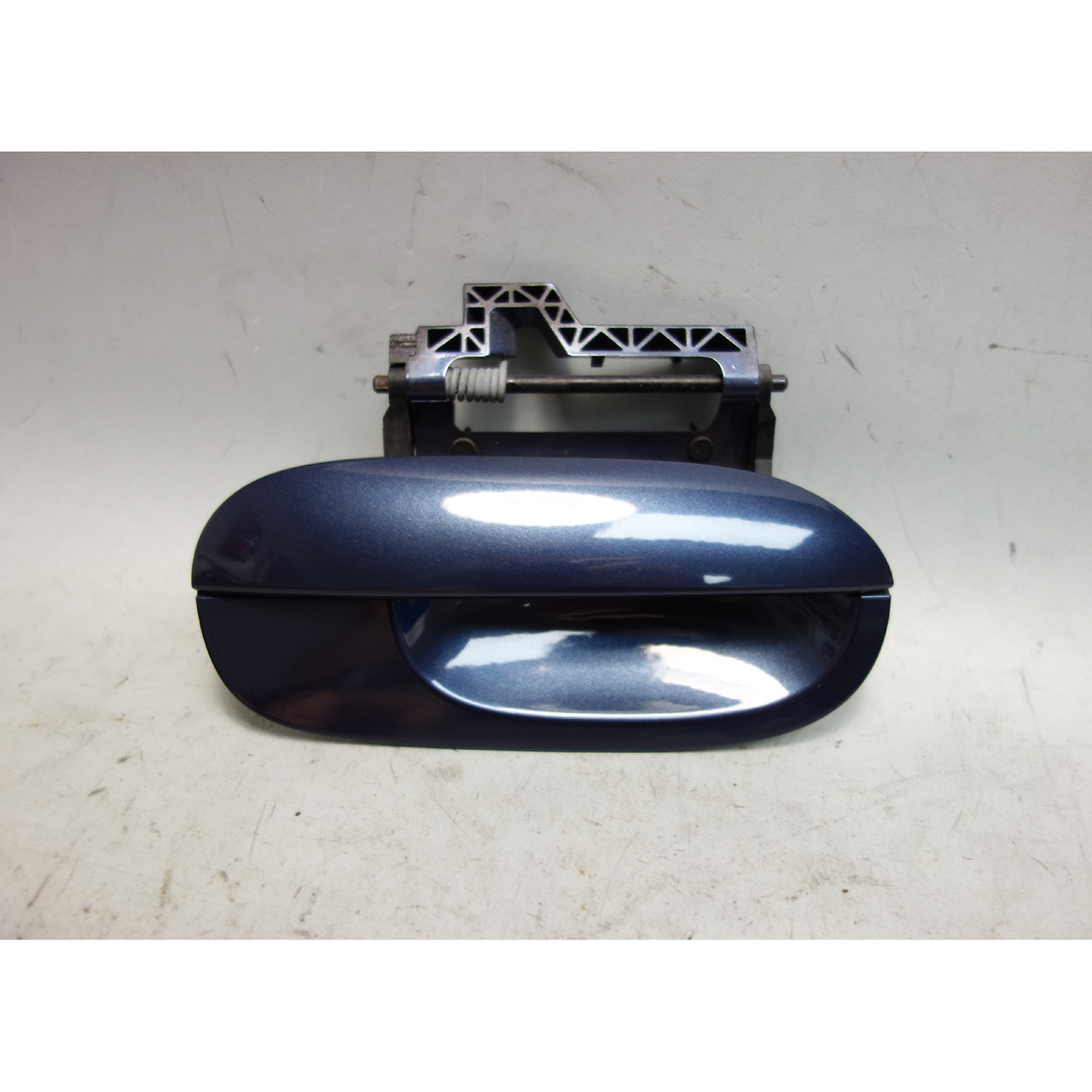2003-2008 BMW E85 E86 Z4 Right Passenger Outside Ext Door Handle Toldeo Blue OEM 2003-2008 BMW E85 E86 Z4 Right Passenger Outside Ext Door Handle Toldeo Blue OEM