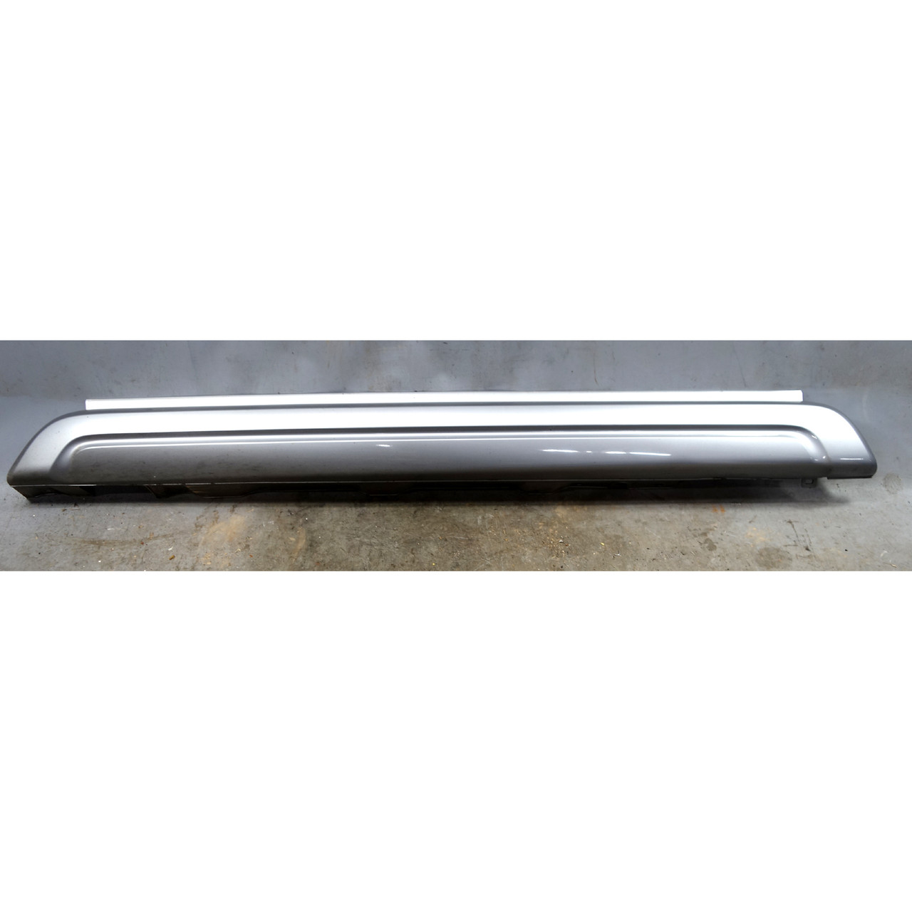 2004-2010 BMW E83 X3 SAV M Aero Left Driver's Side Skirt Trim Silver Grey OEM 2004-2010 BMW E83 X3 SAV M Aero Left Driver's Side Skirt Trim Silver Grey OEM