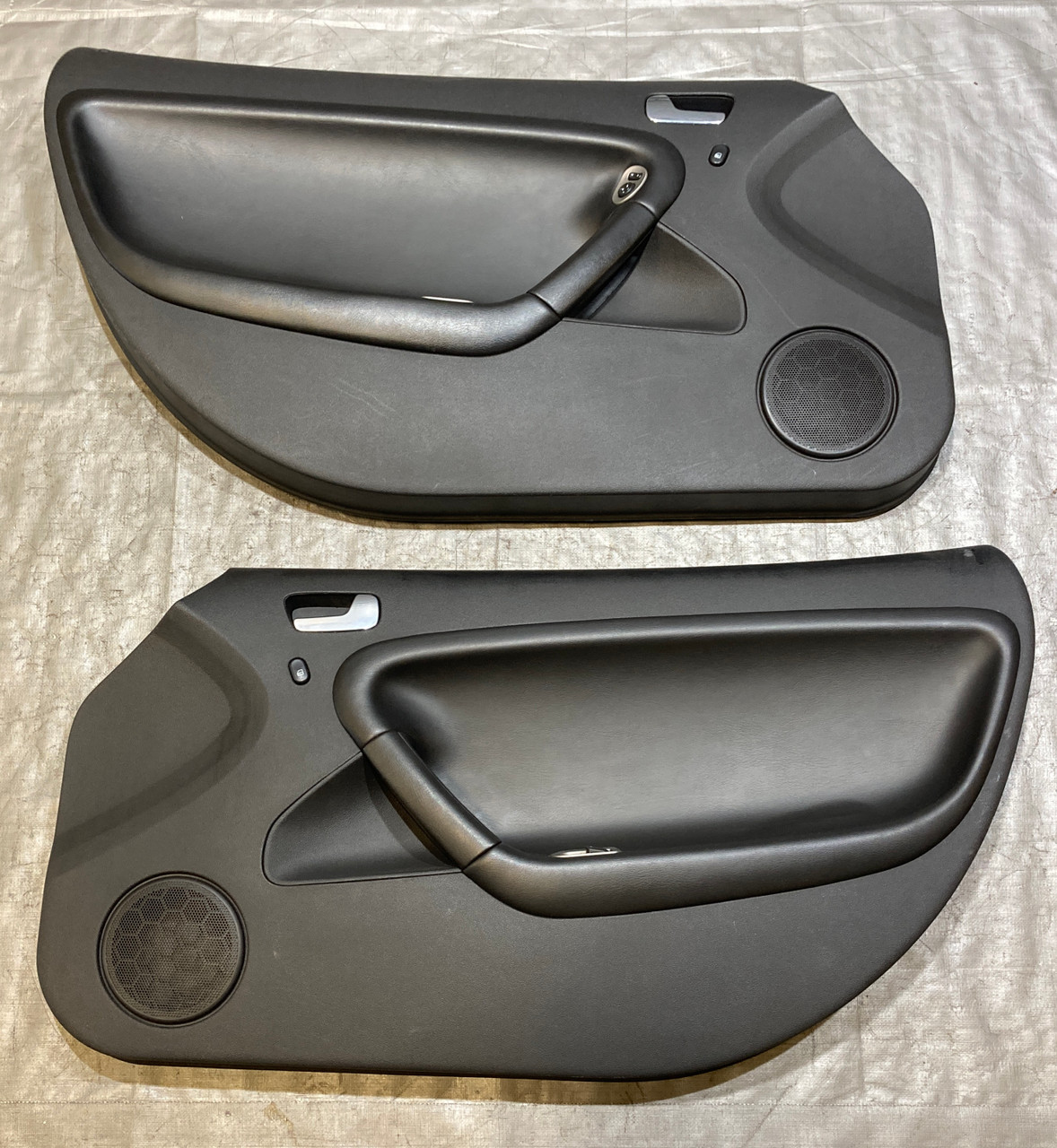 2006-2009 Pontiac Solstice Interior Door Panels / Pair / Black Leather / OEM / PS071 2006-2009 Pontiac Solstice Interior Door Panels / Pair / Black Leather / OEM / PS071