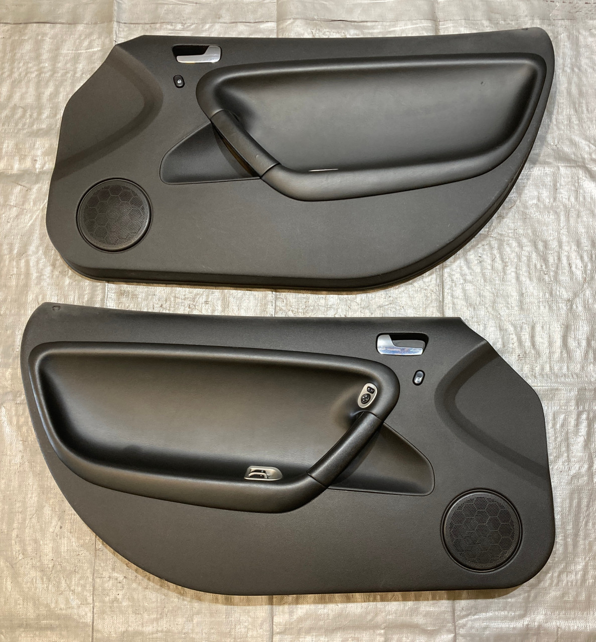 2006-2009 Pontiac Solstice Interior Door Panels / Pair / Black Leather / OEM / PS074 2006-2009 Pontiac Solstice Interior Door Panels / Pair / Black Leather / OEM / PS074