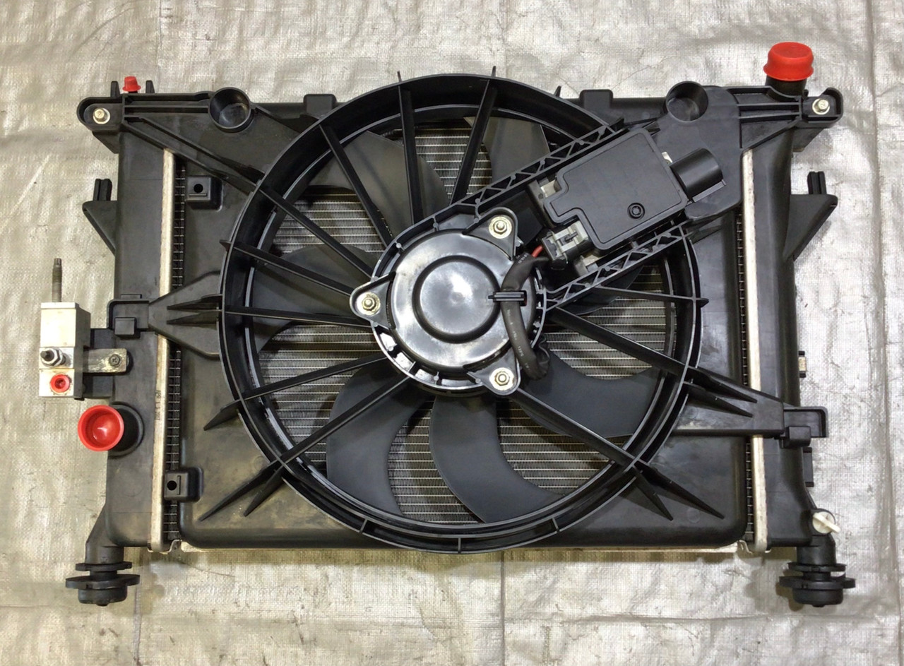 2006-2010 Pontiac Solstice GXP 2.0l Radiator w/ Cooling Fan / Manual / 104K PS074 2006-2010 Pontiac Solstice GXP 2.0l Radiator w/ Cooling Fan / Manual / 104K PS074
