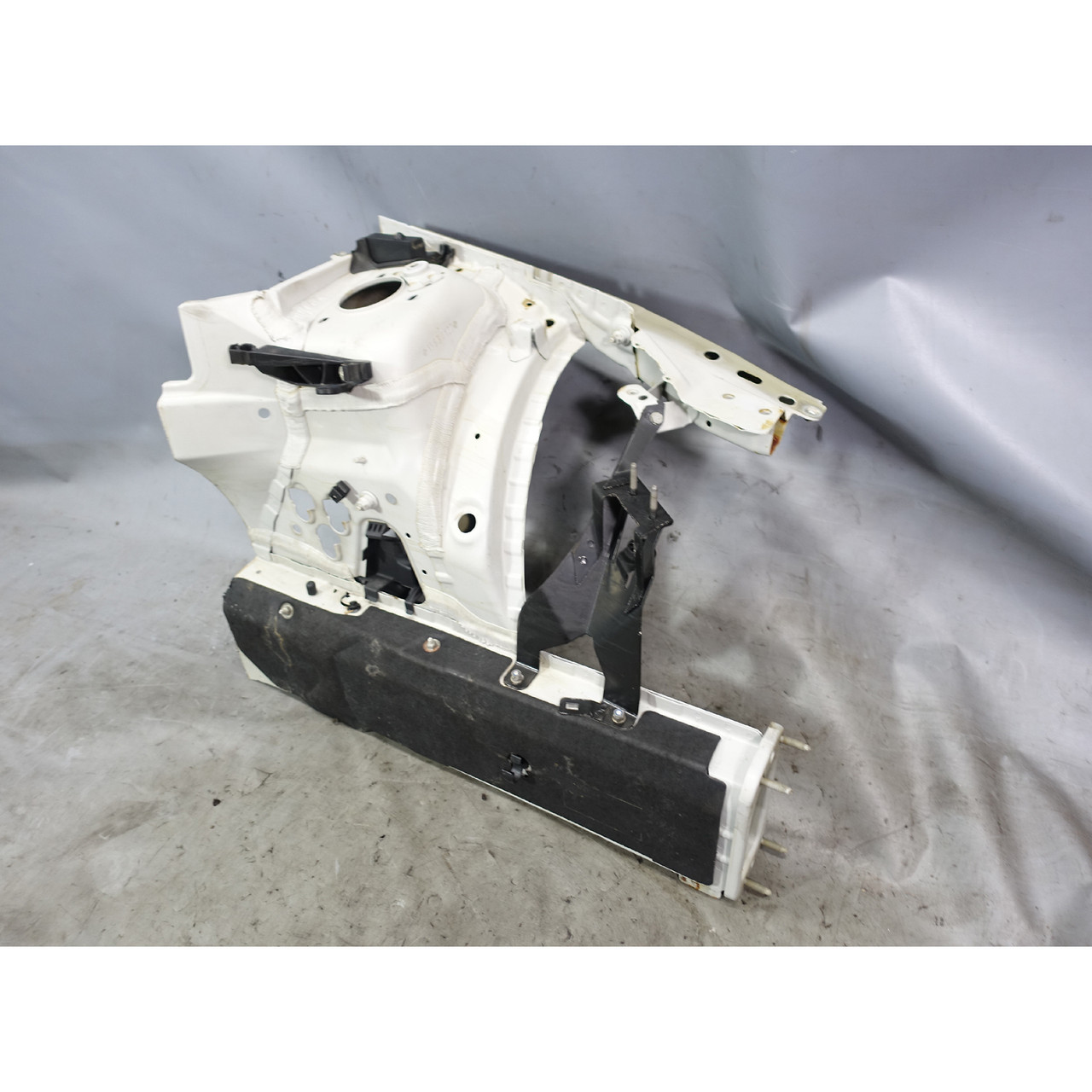 2006-2012 BMW E90 3-Series E91 4-Door Left Front Driver's Frame Rail Strut Tower 2006-2012 BMW E90 3-Series E91 4-Door Left Front Driver's Frame Rail Strut Tower