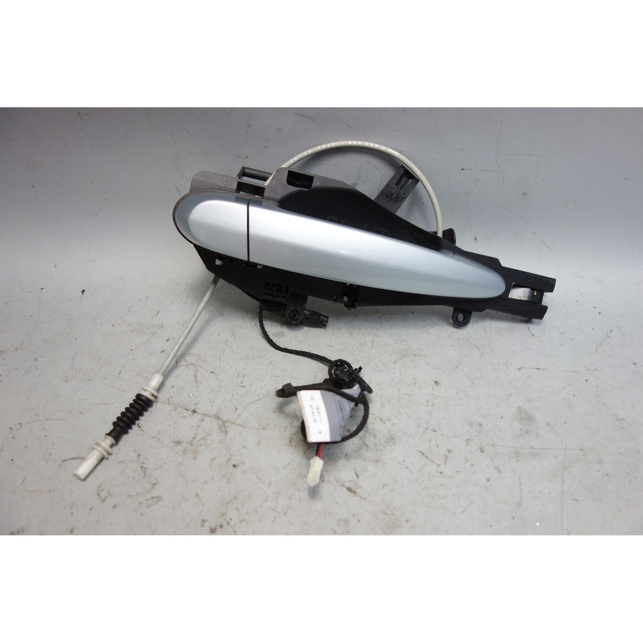 2006-2012 BMW E90 E91 3-Series 4door Right Rear Exterior Door Handle Silverstone 2006-2012 BMW E90 E91 3-Series 4door Right Rear Exterior Door Handle Silverstone