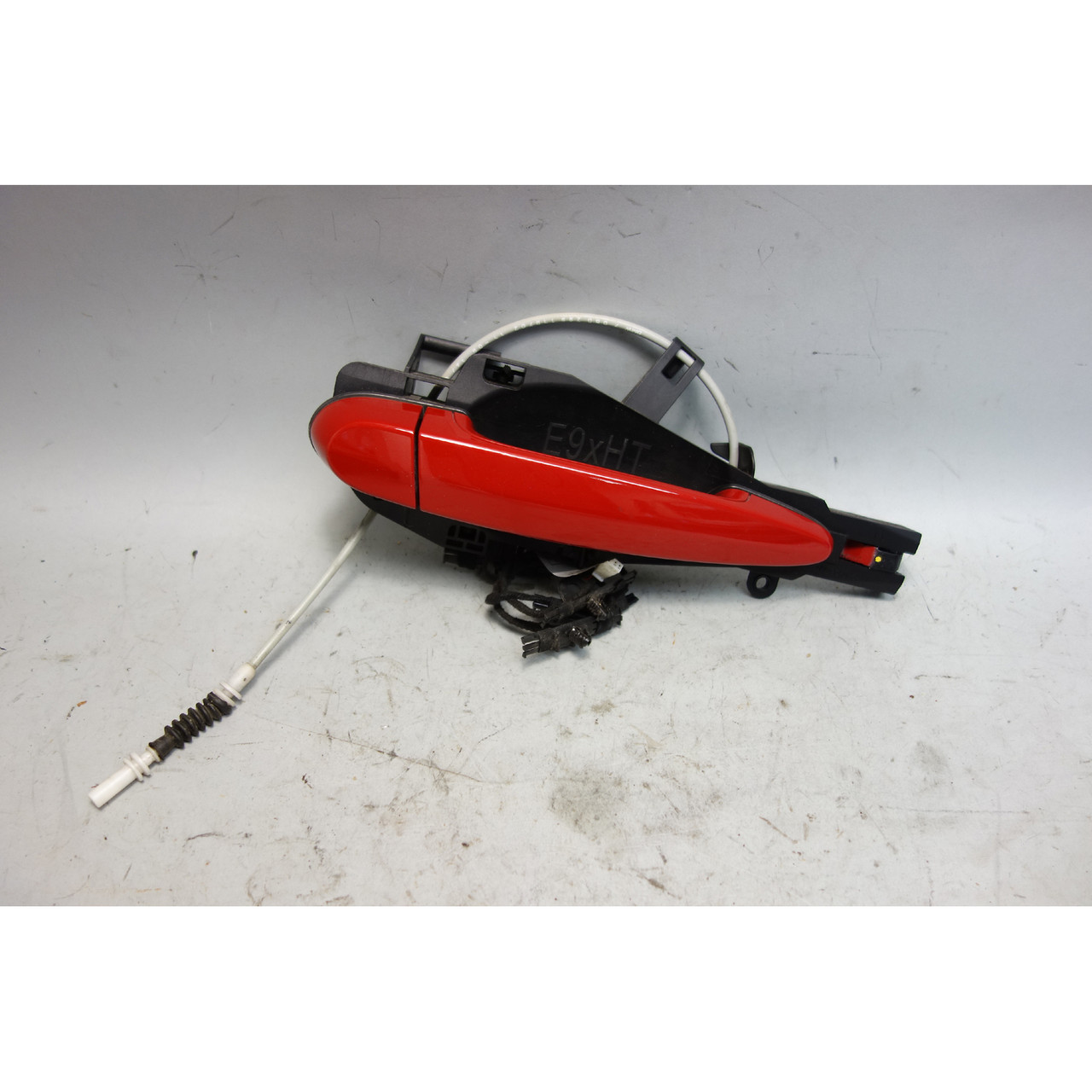 2006-2012 BMW E90 E91 3-Series 4dr Right Rear Exterior Door Handle Melbourne Red 2006-2012 BMW E90 E91 3-Series 4dr Right Rear Exterior Door Handle Melbourne Red