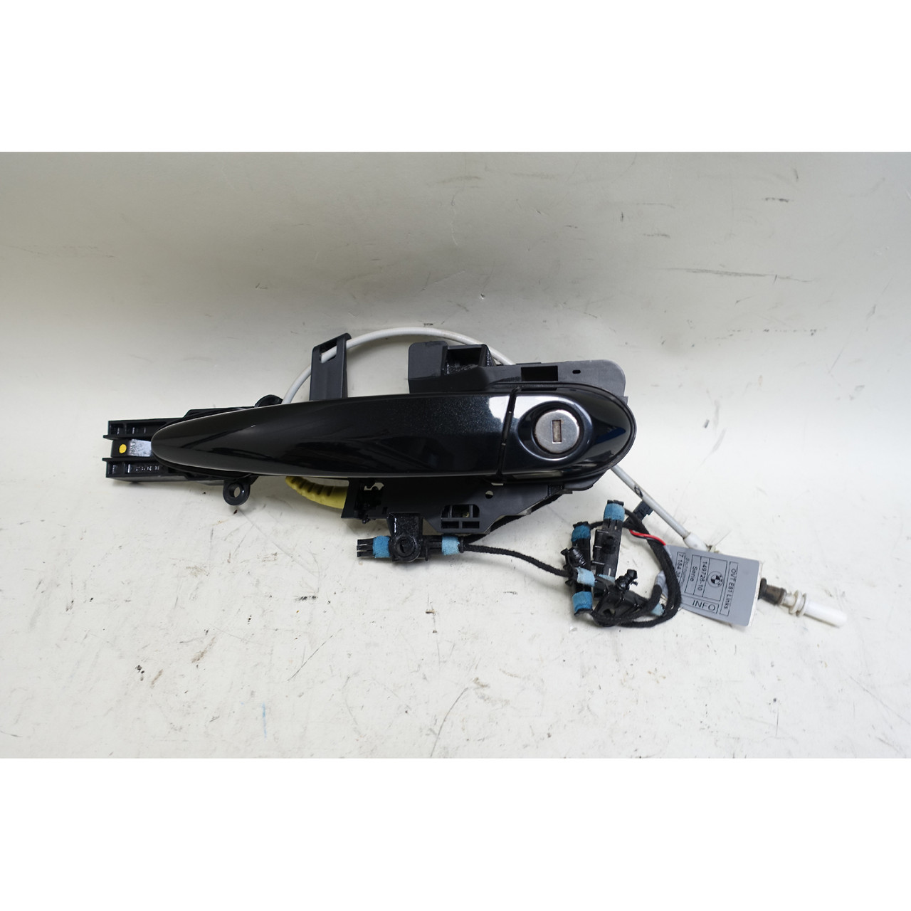 2008-2013 BMW E82 1-Series E88 Left Exterior Outside Door Handle Black Sapphire 2008-2013 BMW E82 1-Series E88 Left Exterior Outside Door Handle Black Sapphire