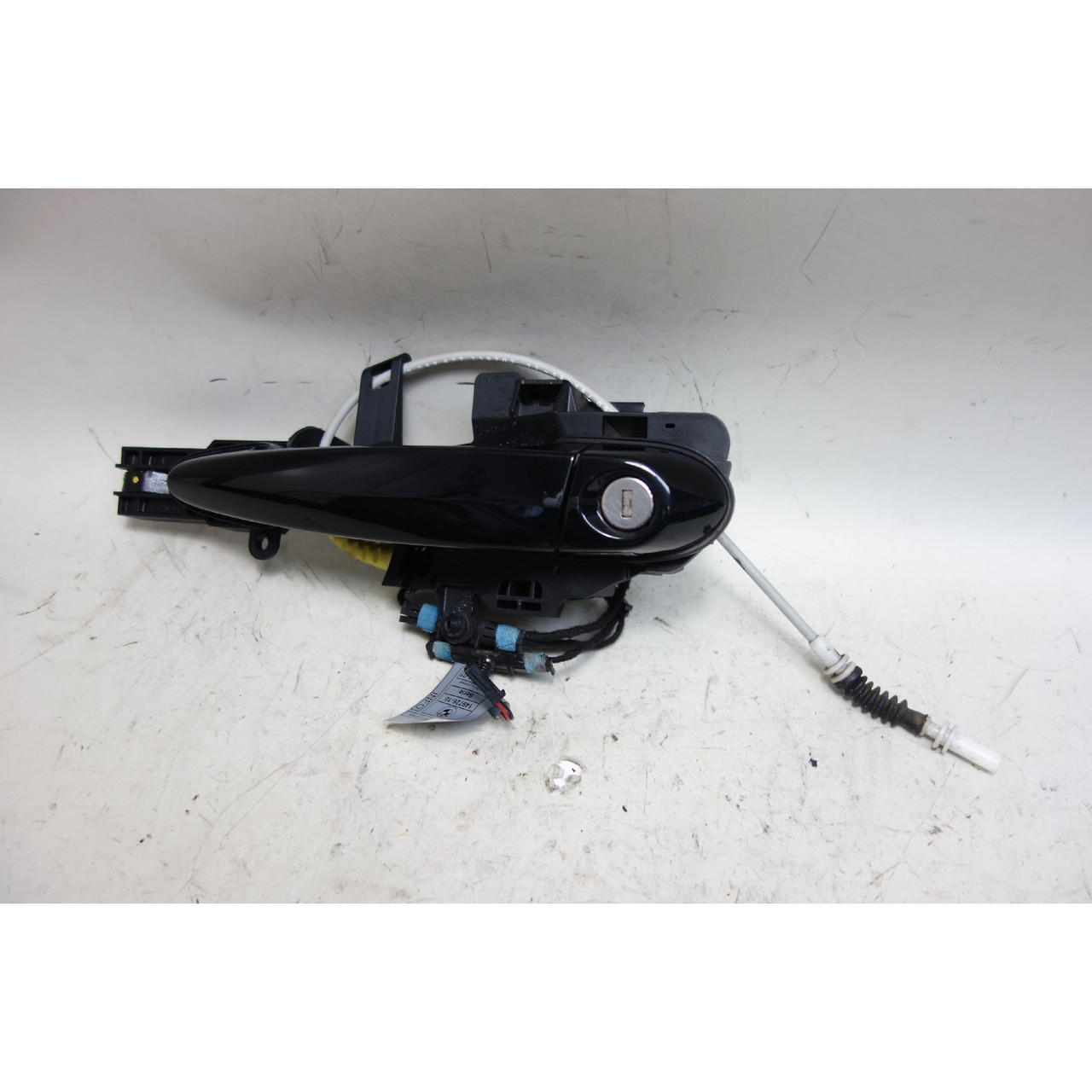 2008-2013 BMW E82 E88 1-Series Left Outside Exterior Door Handle Jet Black OEM 2008-2013 BMW E82 E88 1-Series Left Outside Exterior Door Handle Jet Black OEM