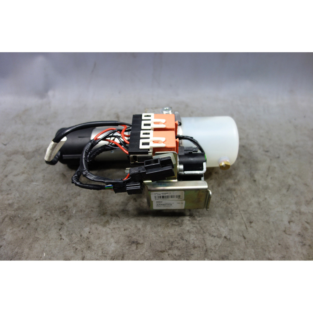 2008-2013 BMW E88 1-Series Convertible Top Hydraulic Pump Motor Unit Factory OEM 2008-2013 BMW E88 1-Series Convertible Top Hydraulic Pump Motor Unit Factory OEM