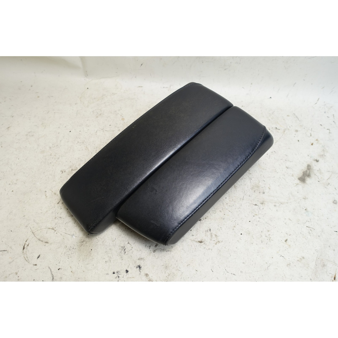 2008-2013 BMW E90 E92 M3 3-Series Front Center Armrest Black Novillo Leather OEM 2008-2013 BMW E90 E92 M3 3-Series Front Center Armrest Black Novillo Leather OEM