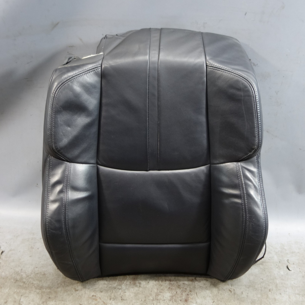 2008-2013 BMW E93 M3 Front Right Seat Backrest Cushion Pad Black Leather OEM 2008-2013 BMW E93 M3 Front Right Seat Backrest Cushion Pad Black Leather OEM