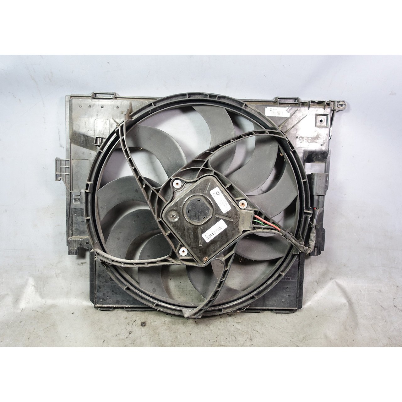 2012-2016 BMW F30 3-Series F22 N20 N55 600W Electric Engine Cooling Fan OEM 2012-2016 BMW F30 3-Series F22 N20 N55 600W Electric Engine Cooling Fan OEM