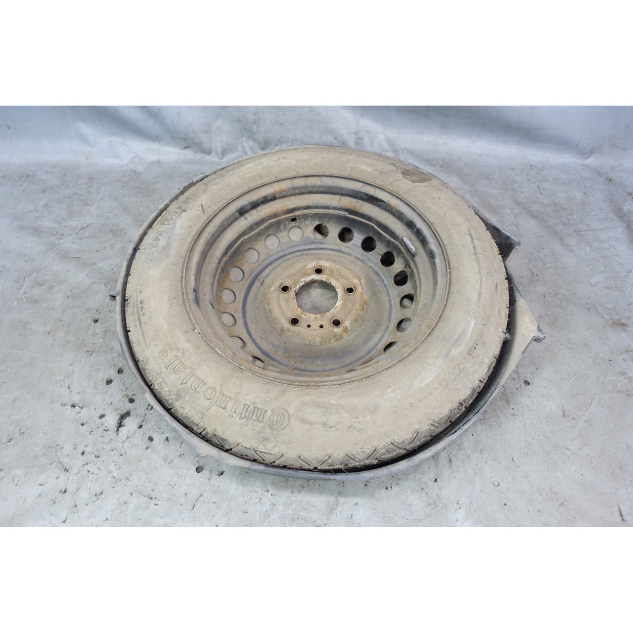95-00 BMW E36 3-Series 15" Compact Emergency Spare Wheel and Tire w Z3 Tray 95-00 BMW E36 3-Series 15" Compact Emergency Spare Wheel and Tire w Z3 Tray