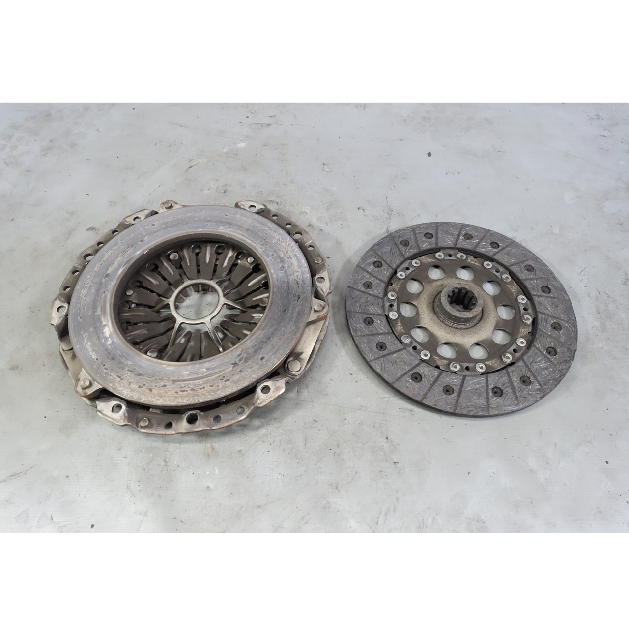 98-00 BMW E39 528i E46 328i M52TU Factory Clutch and Pressure Plate Set 70k OEM 98-00 BMW E39 528i E46 328i M52TU Factory Clutch and Pressure Plate Set 70k OEM