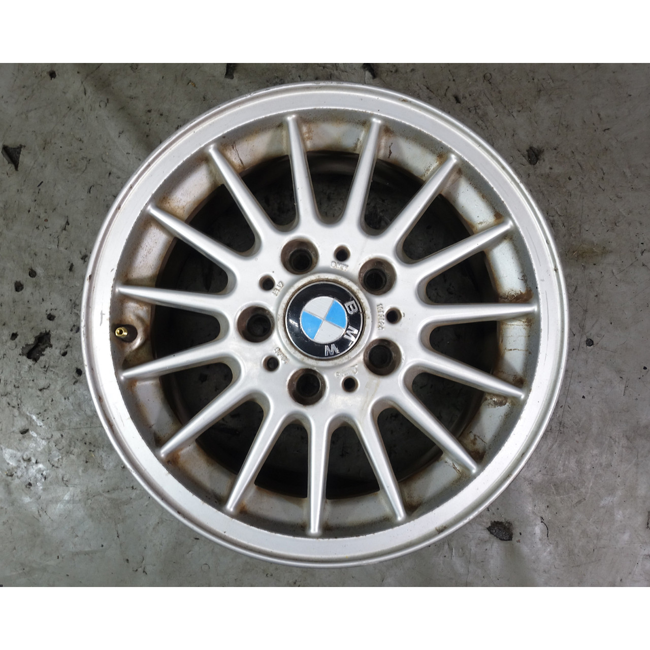 BMW E36 3-Series 15x7 15" Style 32 Radial Spoke Alloy Wheel 1992-1999 OEM BMW E36 3-Series 15x7 15" Style 32 Radial Spoke Alloy Wheel 1992-1999 OEM