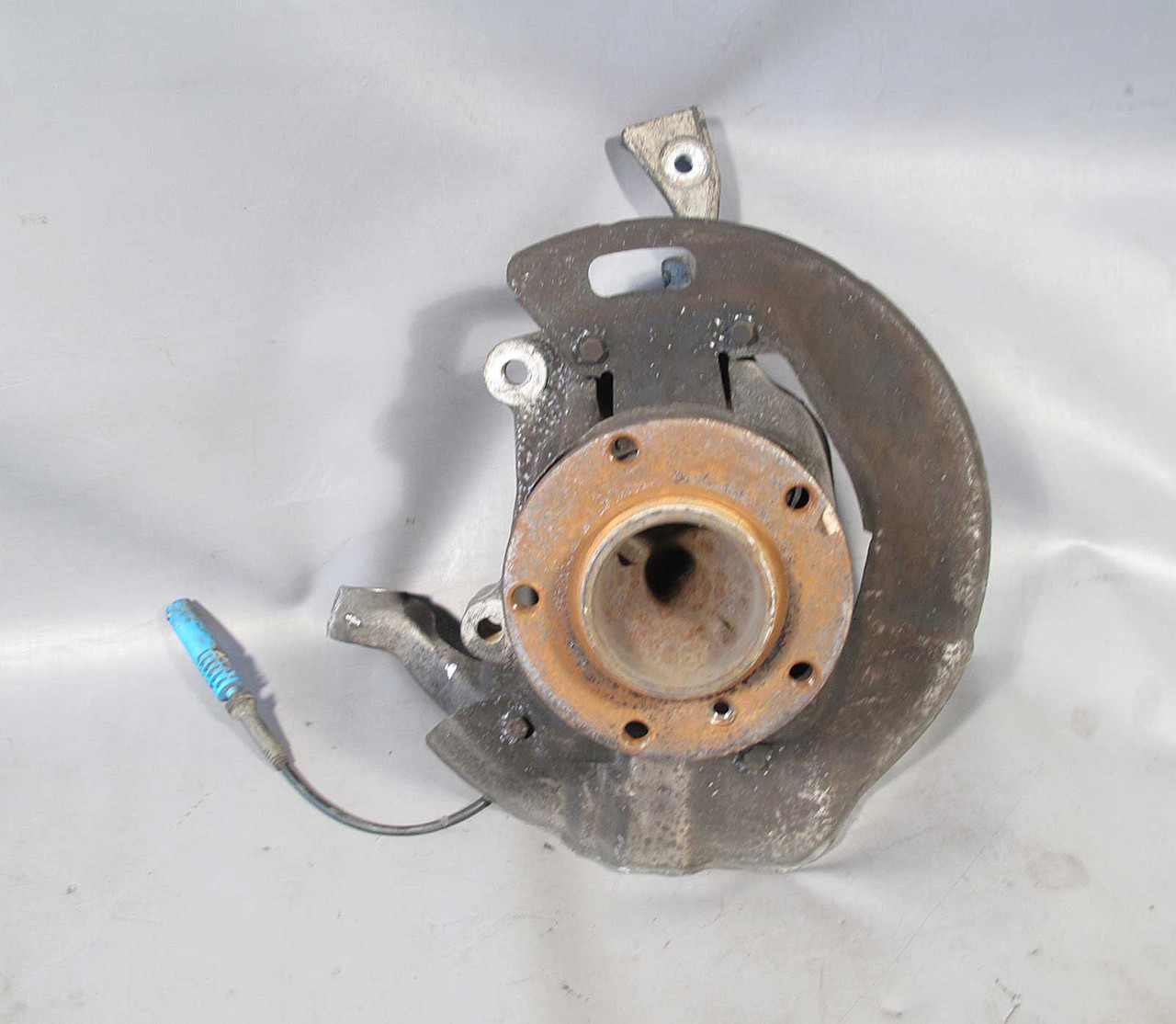 BMW E39 5-Series 540i Right Front Wheel Hub Bearing Knuckle Kingpin 1997-2003 OE BMW E39 5-Series 540i Right Front Wheel Hub Bearing Knuckle Kingpin 1997-2003 OE