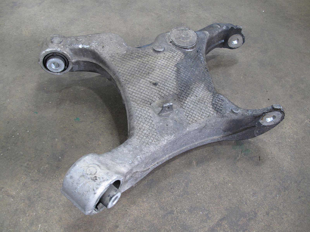 BMW E60 E63 5-Series Left Rear Lower H Swing Control Arm 2004–2010 OEM USED BMW E60 E63 5-Series Left Rear Lower H Swing Control Arm 2004–2010 OEM USED
