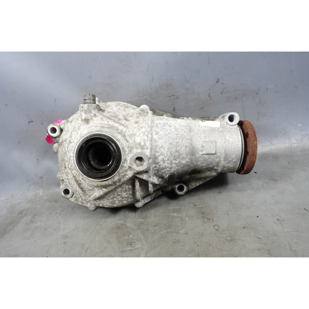 BMW E70 X5M E71 X6M Front Axle Differential Carrier 3.91 2011-2014 OEM BMW E70 X5M E71 X6M Front Axle Differential Carrier 3.91 2011-2014 OEM