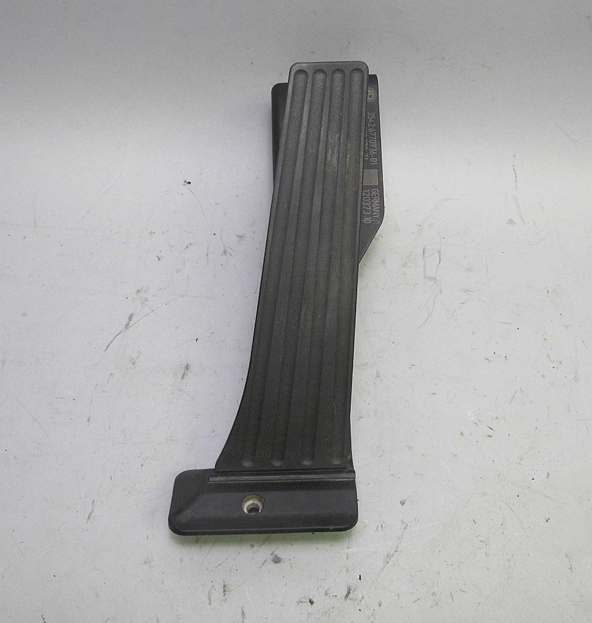 BMW E82 E88 E85 E86 Auto SMG DCT Gas Accelerator Pedal 2003–2017 OEM BMW E82 E88 E85 E86 Auto SMG DCT Gas Accelerator Pedal 2003–2017 OEM