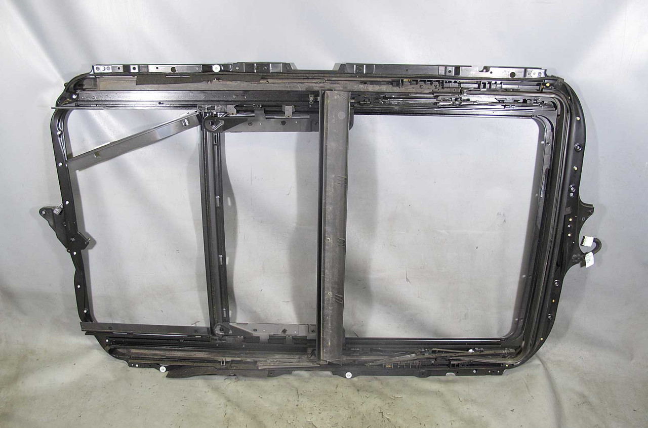 BMW E83 X3 SAV Factory Panoramic Sunroof Cassette Frame 2004-2010 USED OEM BMW E83 X3 SAV Factory Panoramic Sunroof Cassette Frame 2004-2010 USED OEM