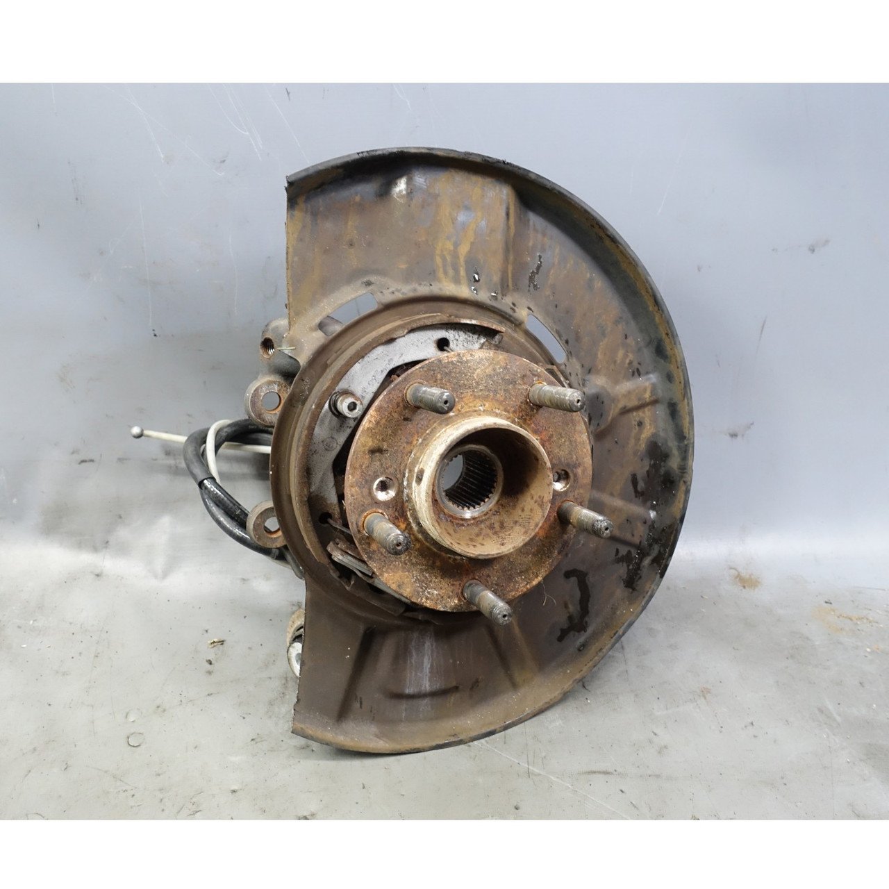 BMW E90 E92 E93 M3 1M Left Rear Hub Bearing Carrier Knuckle OEM 08-13 BMW E90 E92 E93 M3 1M Left Rear Hub Bearing Carrier Knuckle OEM 08-13