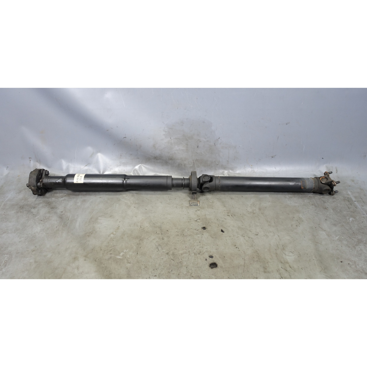 BMW Z3 2.3 M52TU Manual Rear Driveshaft Propeller Shaft 1999-2000 OEM BMW Z3 2.3 M52TU Manual Rear Driveshaft Propeller Shaft 1999-2000 OEM