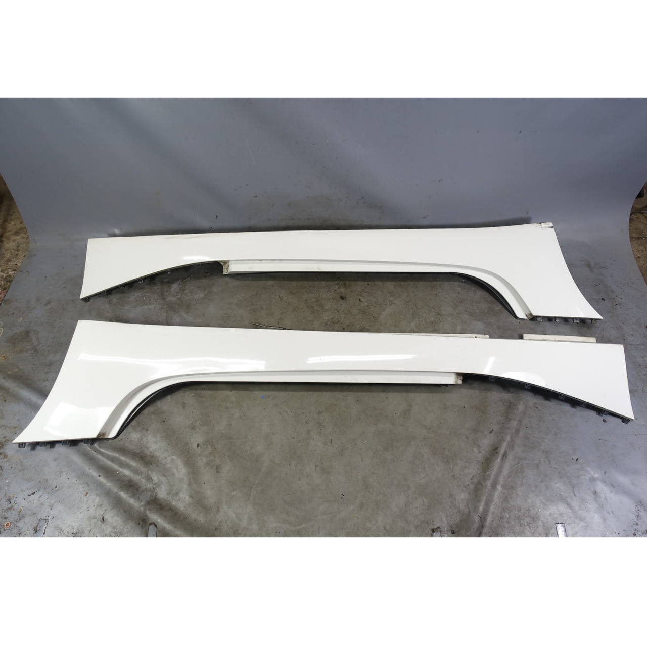 BMW Z4 E85 E86 Side Skirt Rocker Panel Pair Alpine White 300 2003-2008 OEM BMW Z4 E85 E86 Side Skirt Rocker Panel Pair Alpine White 300 2003-2008 OEM