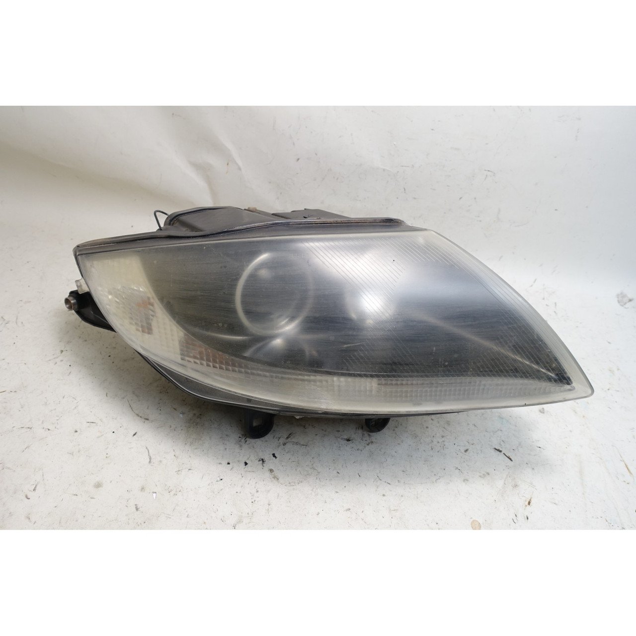 Damaged 03-05 BMW Z4 E85 2.5i Driver Left Xenon Headlight White Turn Signal OEM Damaged 03-05 BMW Z4 E85 2.5i Driver Left Xenon Headlight White Turn Signal OEM