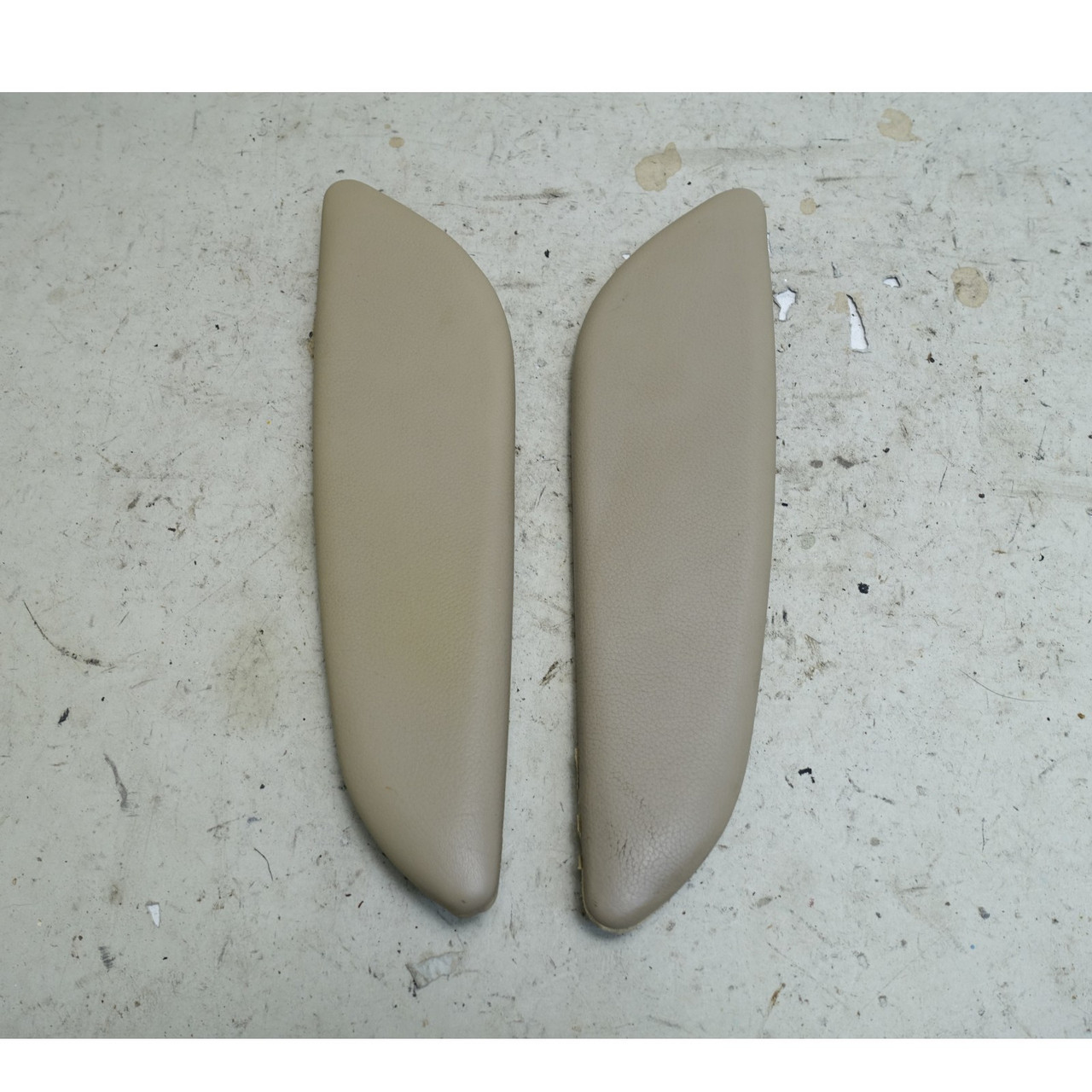 Damaged 03-08 BMW Z4 E85 E86 Front Console Knee Pad Trim Pair Beige Leather OEM Damaged 03-08 BMW Z4 E85 E86 Front Console Knee Pad Trim Pair Beige Leather OEM