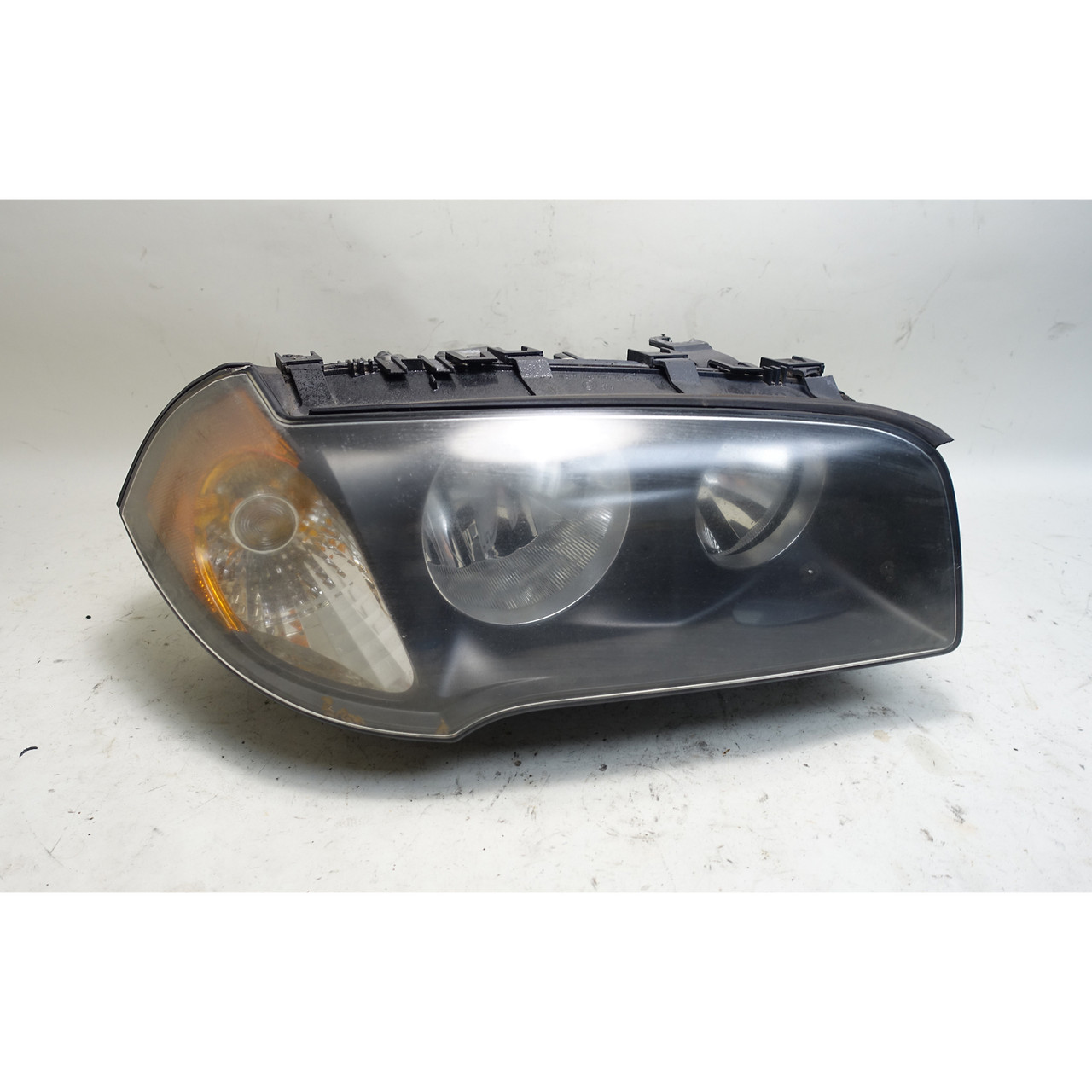 Damaged 04-06 BMW E83 X3 SAV Early Right Passenger Halogen Headlight Lamp OEM Damaged 04-06 BMW E83 X3 SAV Early Right Passenger Halogen Headlight Lamp OEM