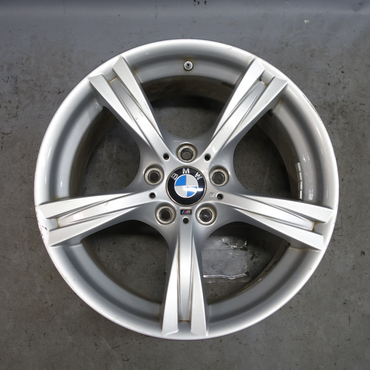 Damaged 09-16 BMW E89 Z4 18x8.5 Style 325 M-Star Rear Wheel Rim 5x120 OEM Damaged 09-16 BMW E89 Z4 18x8.5 Style 325 M-Star Rear Wheel Rim 5x120 OEM