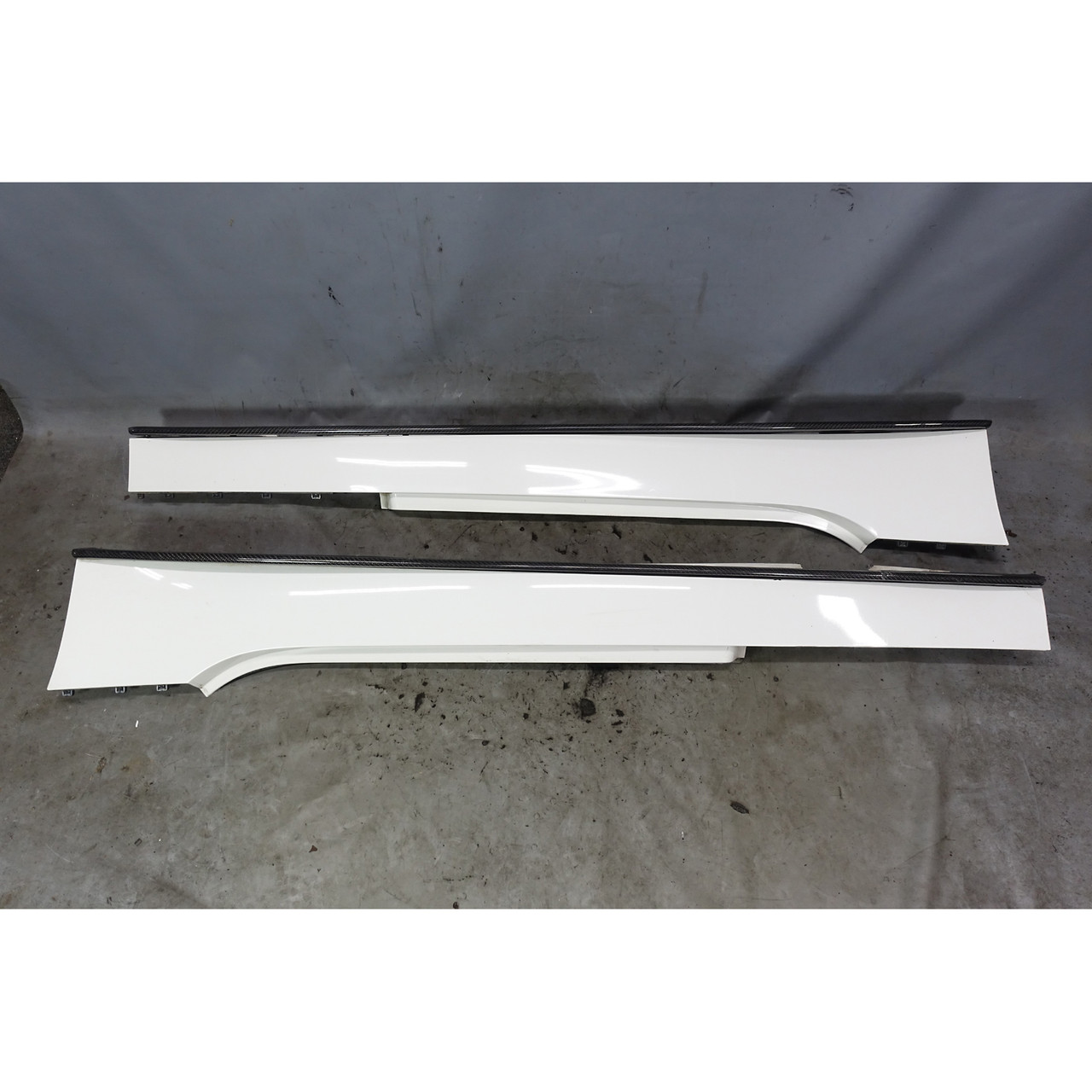 Damaged 09-16 BMW E89 Z4 Roadster Side Skirt Rocker Panels w Carbon Trim OEM Damaged 09-16 BMW E89 Z4 Roadster Side Skirt Rocker Panels w Carbon Trim OEM