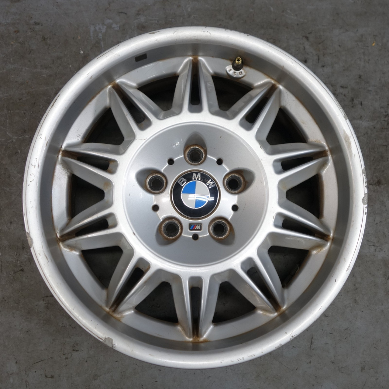 Damaged 1992-2002 BMW E36 Z3 17" x 7.5" DSII Front Alloy Style 39 Wheel Rim OEM Damaged 1992-2002 BMW E36 Z3 17" x 7.5" DSII Front Alloy Style 39 Wheel Rim OEM
