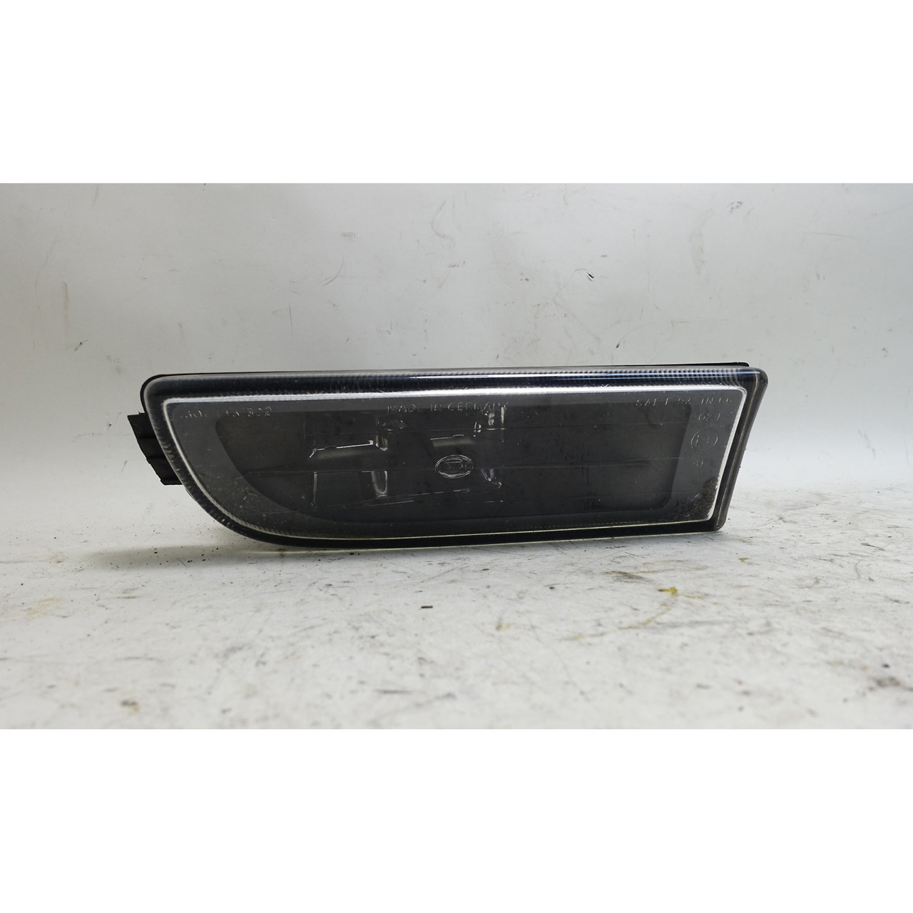 Damaged 1995-2001 BMW E39 7-Series Factory Right Front Fog Light Lamp OEM Damaged 1995-2001 BMW E39 7-Series Factory Right Front Fog Light Lamp OEM