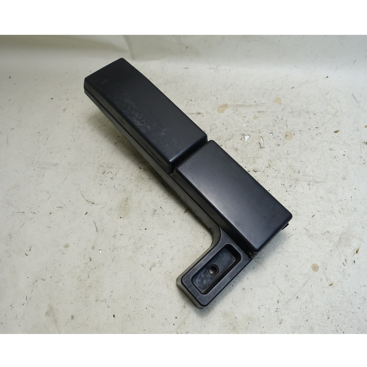Damaged 1996-2002 BMW Z3 Center Console Armrest Cup Holder Valet Insert Black OE Damaged 1996-2002 BMW Z3 Center Console Armrest Cup Holder Valet Insert Black OE
