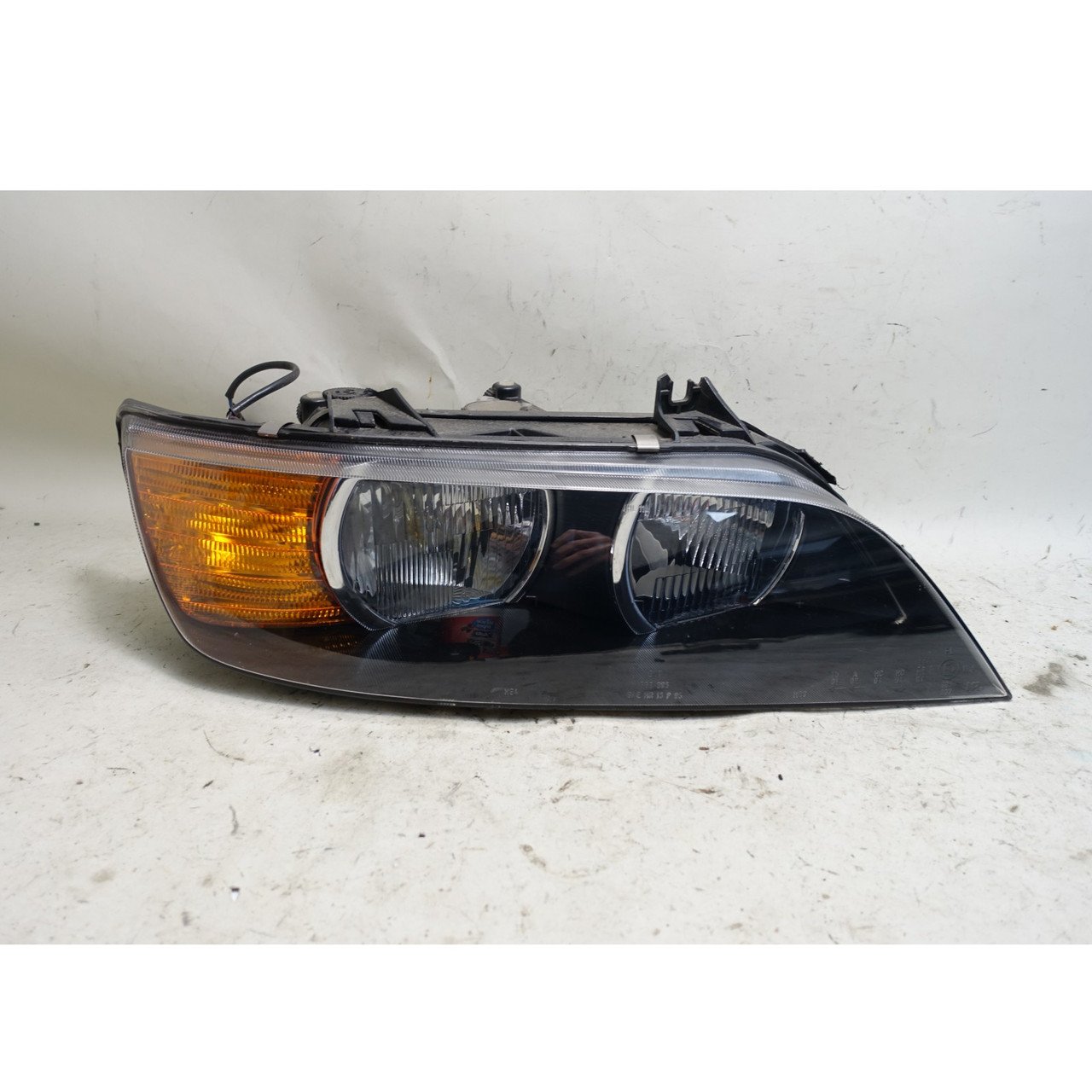 Damaged 1999-2002 BMW Z3 Late Right Headlight Lamp Amber OEM Damaged 1999-2002 BMW Z3 Late Right Headlight Lamp Amber OEM