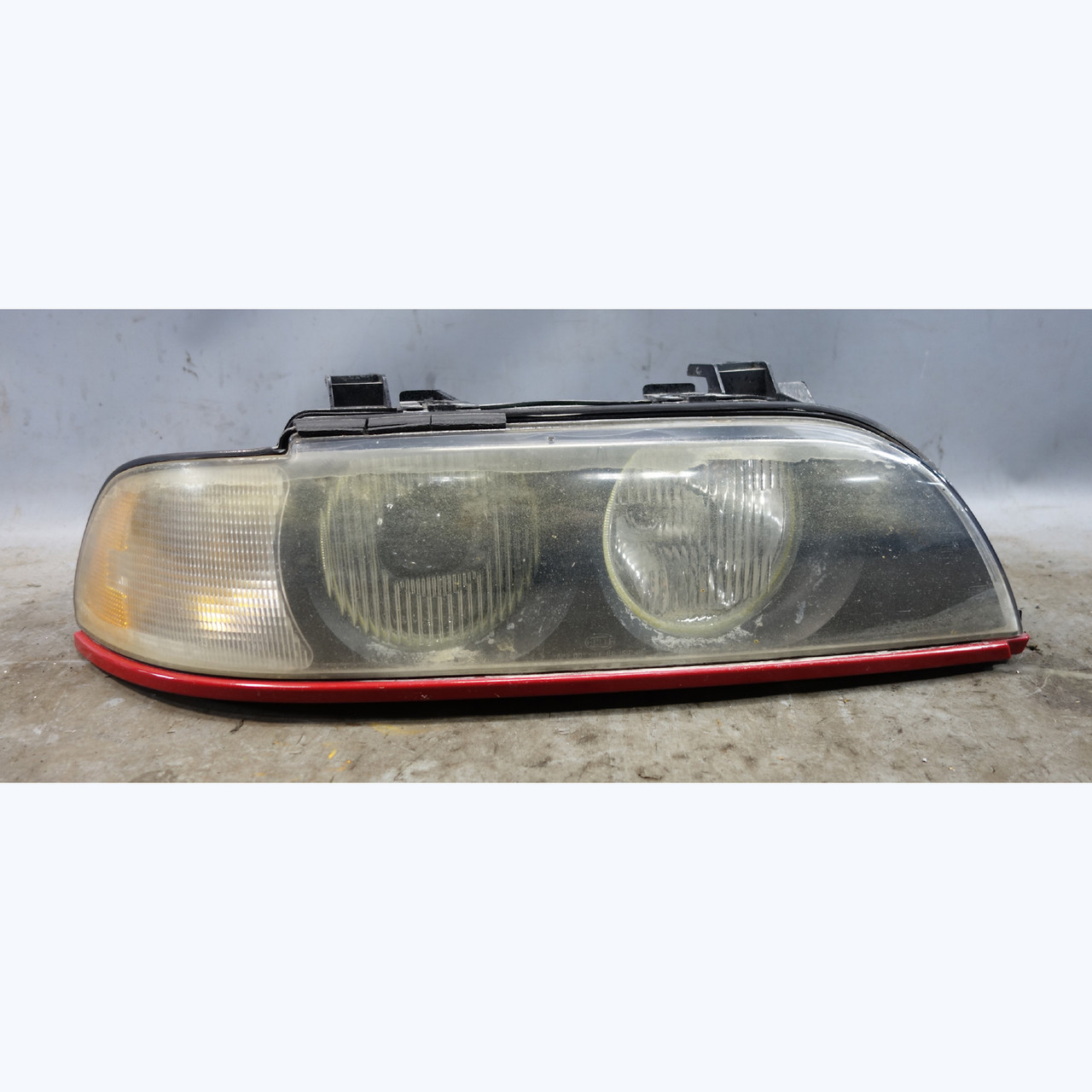 Damaged 2000 BMW E39 M5 Right Xenon Headlight Front Lamp OEM Damaged 2000 BMW E39 M5 Right Xenon Headlight Front Lamp OEM